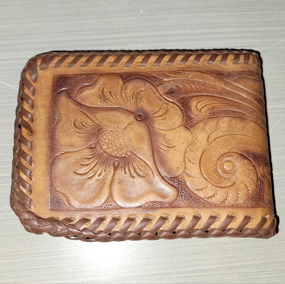 Vintage Tooled Leather Wallet - Picture 2 of 8